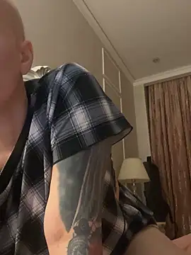 SweetKrysty online show from 10.11.25