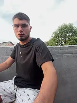 mirallesandbig online show from 11.05.25