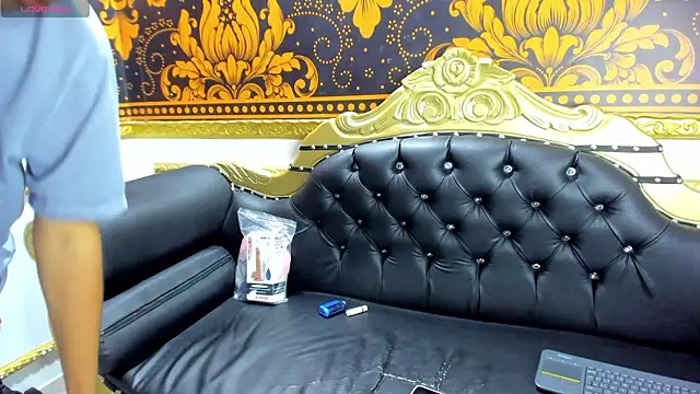 Snapshot of DirtyMike69_ chatting on 10.16.25 DirtyMike69  online show from 10.16.25
