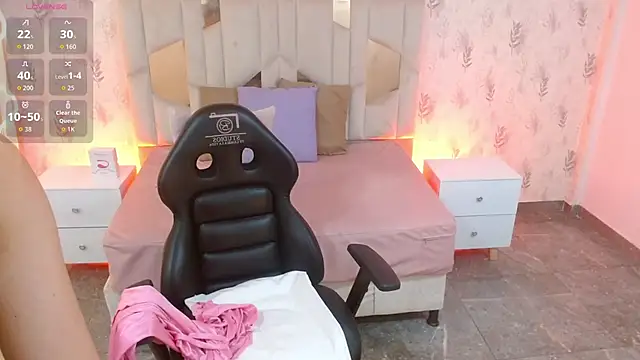 Snapshot of MARIANA_TAY1 chatting on 10.24.25 MARIANA TAY1 online show from 10.24.25