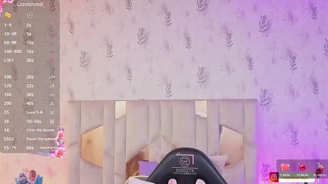 MARIANA TAY1 online show from 04.12.26