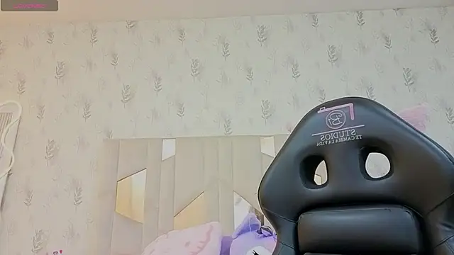 Snapshot of MARIANA_TAY1 chatting on 04.25.26 MARIANA TAY1 online show from 04.25.26