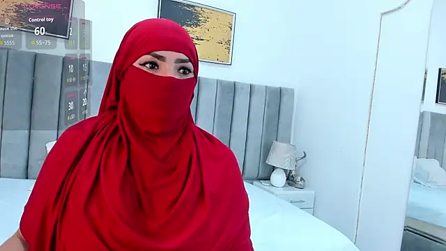  naylaa  online show from 10.16.25