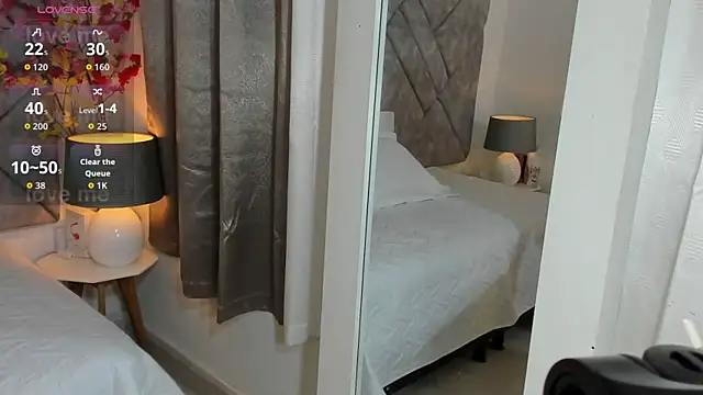  naylaa  online show from 04.15.26