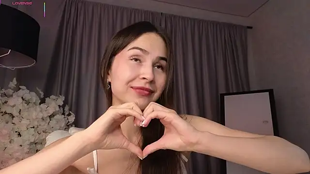 Snapshot of LionKierra chatting on 10.19.25 LionKierra online show from 10.19.25