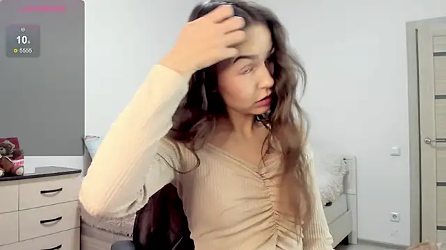 Snapshot of LionKierra chatting on 11.07.25 LionKierra online show from 11.07.25