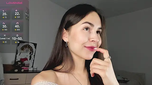 Snapshot of LionKierra chatting on 11.29.25 LionKierra online show from 11.29.25