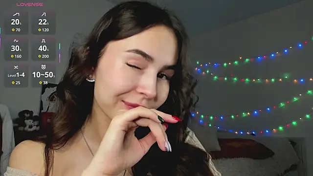 Snapshot of LionKierra chatting on 12.19.25 LionKierra online show from 12.19.25