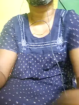 Snapshot of tamil_kanaka chatting on 04.04.26 tamil kanaka online show from 04.04.26
