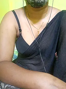 Snapshot of tamil_kanaka chatting on 04.08.26 tamil kanaka online show from 04.08.26