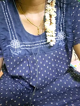 Snapshot of tamil_kanaka chatting on 05.04.26 tamil kanaka online show from 05.04.26