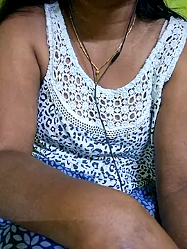 Snapshot of tamil_kanaka chatting on 05.05.26 tamil kanaka online show from 05.05.26