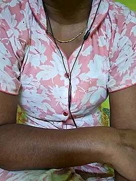 Snapshot of tamil_kanaka chatting on 05.11.26 tamil kanaka online show from 05.11.26