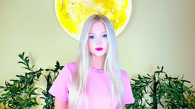 Snapshot of KaryTasch chatting on 10.12.25 KaryTasch online show from 10.12.25