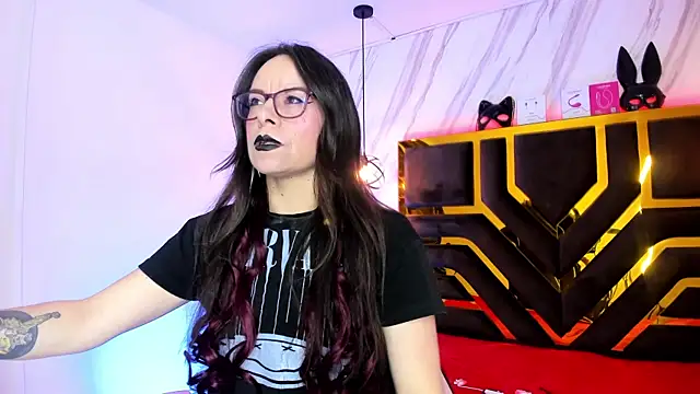 Evangelinejoness  online show from 10.22.25