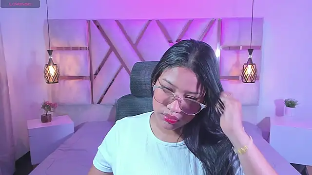 natachacole online show from 10.13.25