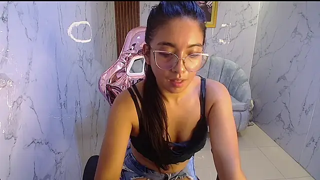 danna sweet s online show from 10.18.25