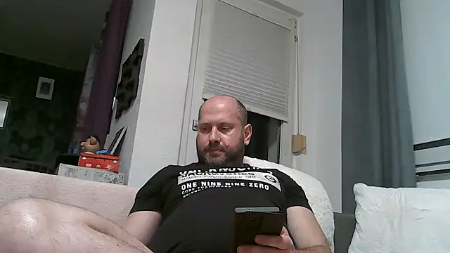Snapshot of MrniceGuy86 chatting on 10.10.25 MrniceGuy86 online show from 10.10.25