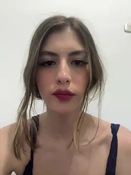 Snapshot of AlessiaLuxx chatting on 05.27.26 AlessiaLuxx online show from 05.27.26