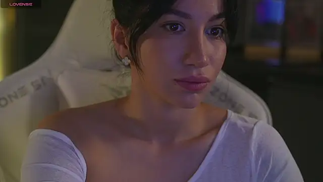 Snapshot of LeoBamble chatting on 10.17.25 LeoBamble online show from 10.17.25