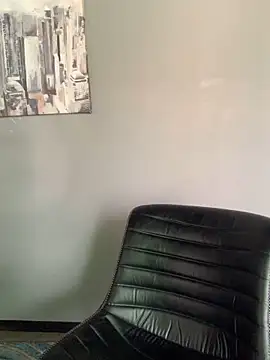 LunaMoore Pink online show from 12.20.25