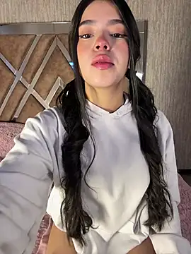 LunaMoore Pink online show from 03.12.26