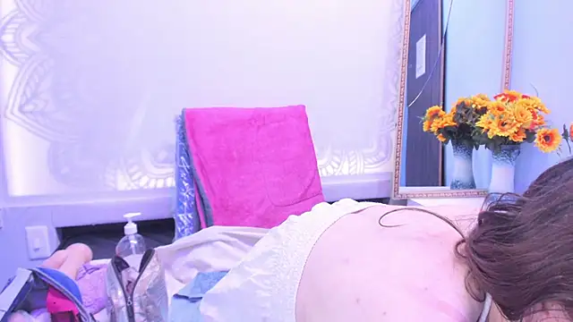 Kylie Bloom online show from 02.17.26