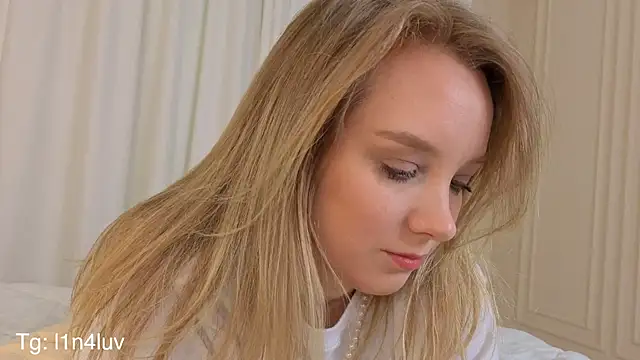 AIicaparkerc online show from 11.17.25