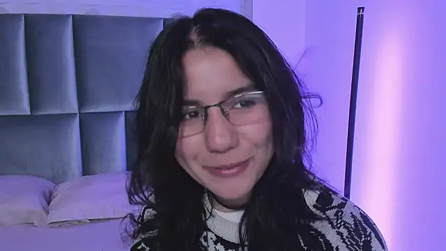 HollyPeach online show from 02.05.26