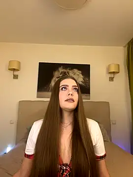 Snapshot of xSlavicDollx chatting on 10.22.25 xSlavicDollx online show from 10.22.25