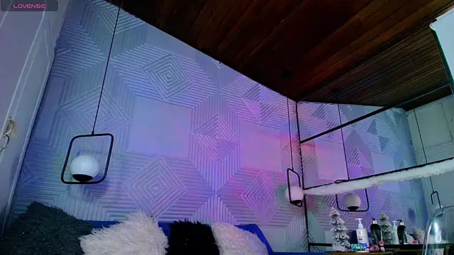 CinnamonHeat online show from 11.19.25