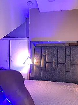 SofiRuiz  online show from 10.25.25