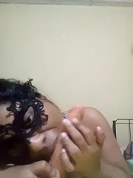 Expose Queen online show from 11.27.25