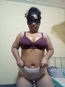 Expose Queen online show from 12.05.25