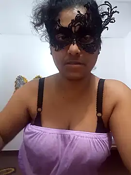 Snapshot of Expose_Queen chatting on 05.19.26 Expose Queen online show from 05.19.26