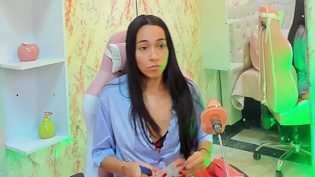 GabbiePrice online show from 10.17.25