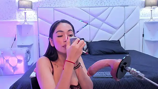 Snapshot of GabbiePrice chatting on 04.10.26 GabbiePrice online show from 04.10.26