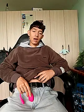 heyy noah11 online show from 04.17.26