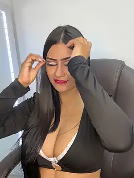 Snapshot of _Isabella_1 chatting on 11.14.25 Isabella 1 online show from 11.14.25