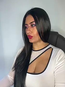 Snapshot of _Isabella_1 chatting on 11.25.25 Isabella 1 online show from 11.25.25