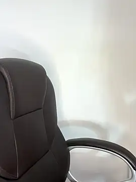 Snapshot of _Isabella_1 chatting on 11.29.25 Isabella 1 online show from 11.29.25