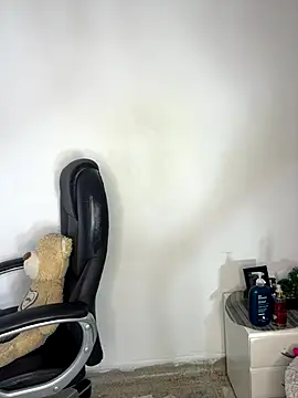 Snapshot of _Isabella_1 chatting on 11.30.25 Isabella 1 online show from 11.30.25