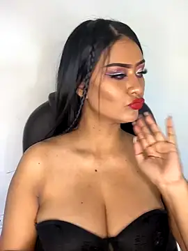 Snapshot of _Isabella_1 chatting on 12.21.25 Isabella 1 online show from 12.21.25