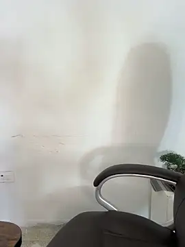 Snapshot of _Isabella_1 chatting on 12.23.25 Isabella 1 online show from 12.23.25