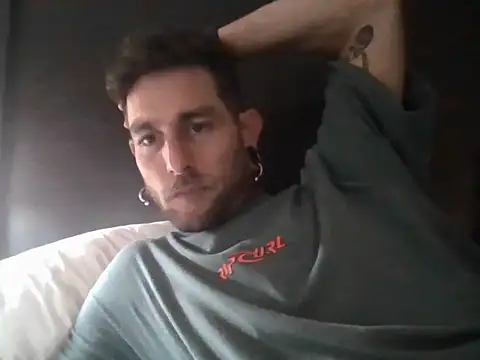 Snapshot of sageden chatting on 10.11.25 sageden online show from 10.11.25