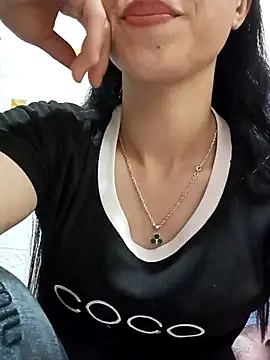Snapshot of Su_symeo chatting on 10.22.25 Su symeo online show from 10.22.25