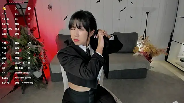 Erika Kim online show from 10.30.25