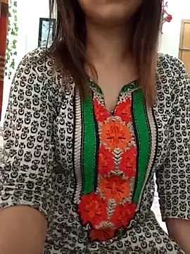 Snapshot of Tanha18 chatting on 05.19.26 Tanha18 online show from 05.19.26