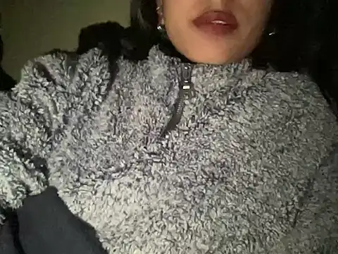 Snapshot of youngriri2 chatting on 11.16.25 youngriri2 online show from 11.16.25