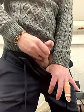 Snapshot of AlexGogo23 chatting on 01.06.26 AlexGogo23 online show from 01.06.26